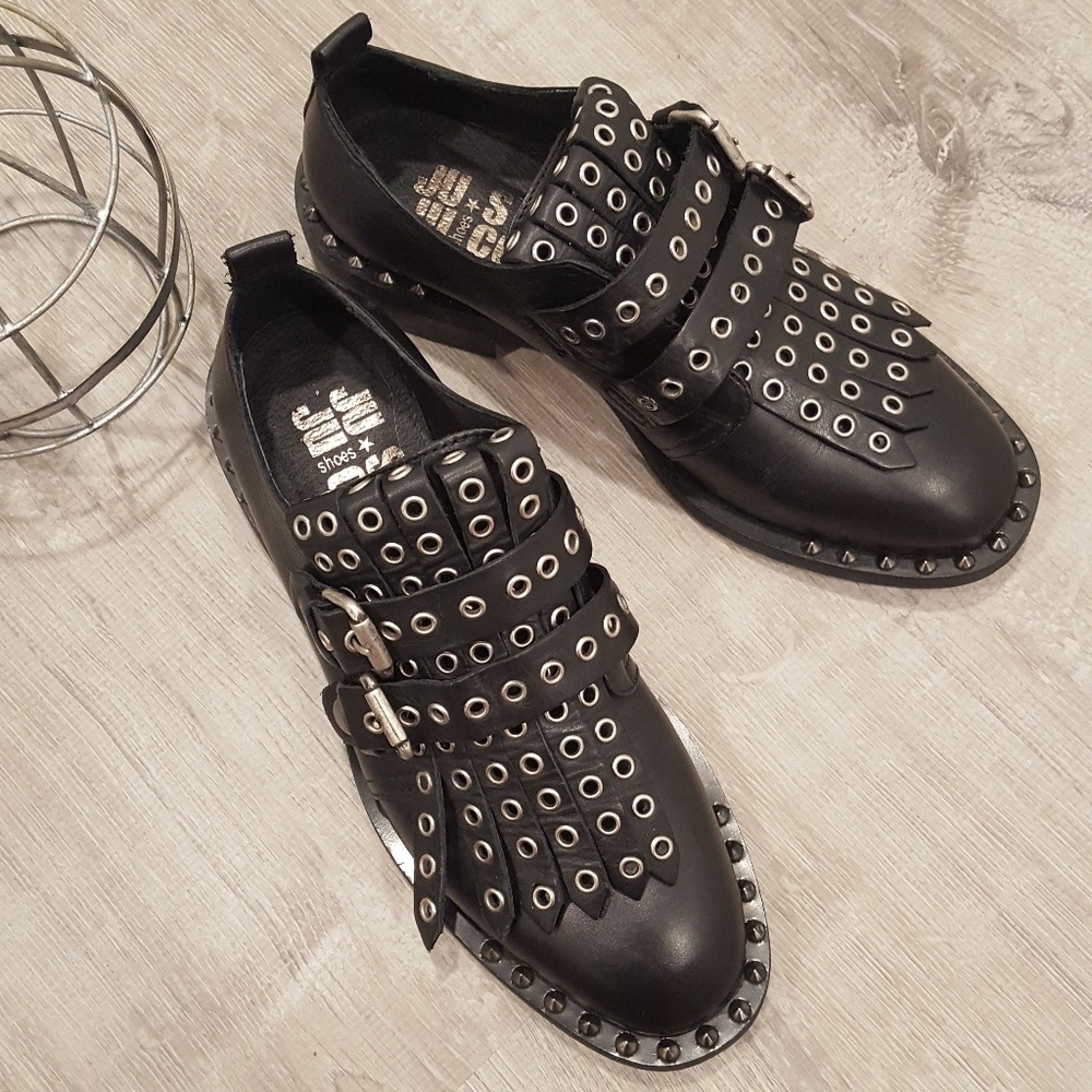 🌟HP🌟Just Juice Black Leather Studded Loafers